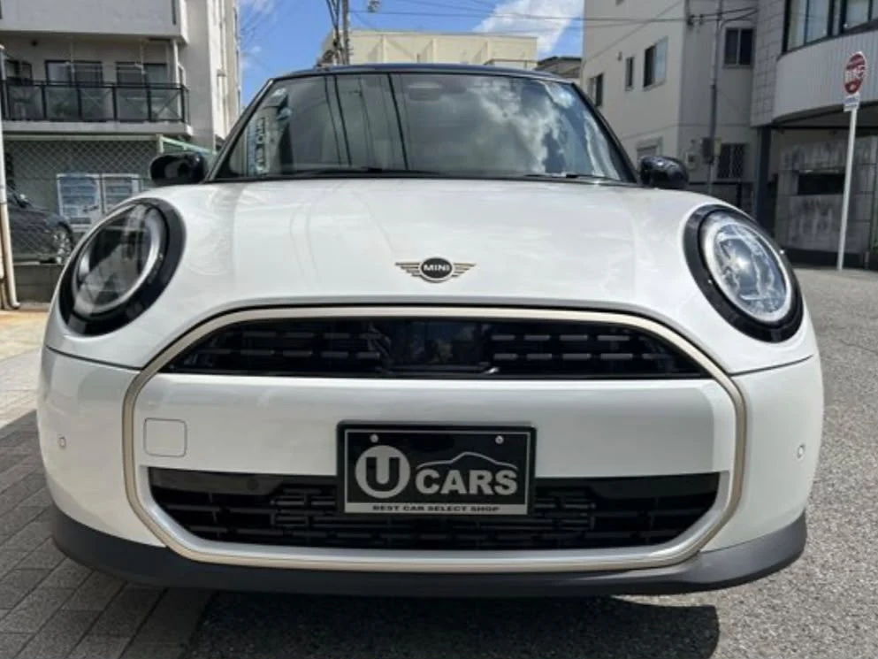 2025 2025 MINI COOPER C FAVOURED TRIM exterior view