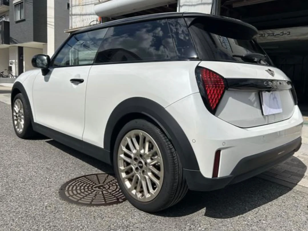 2025 2025 MINI COOPER C FAVOURED TRIM exterior view