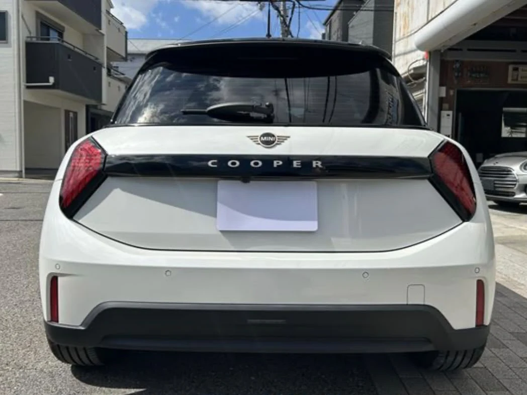 2025 2025 MINI COOPER C FAVOURED TRIM exterior view