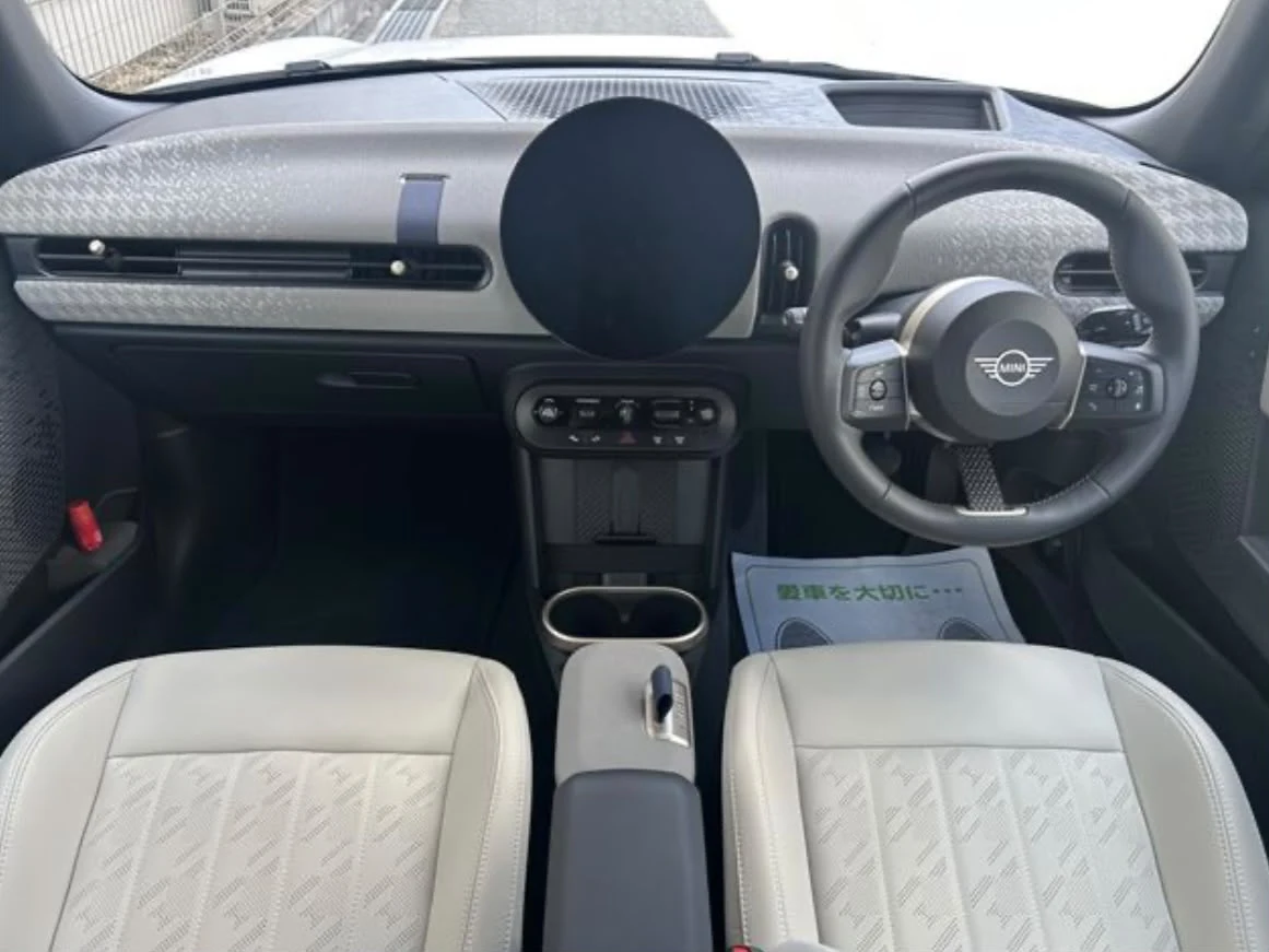 2025 2025 MINI COOPER C FAVOURED TRIM interior view