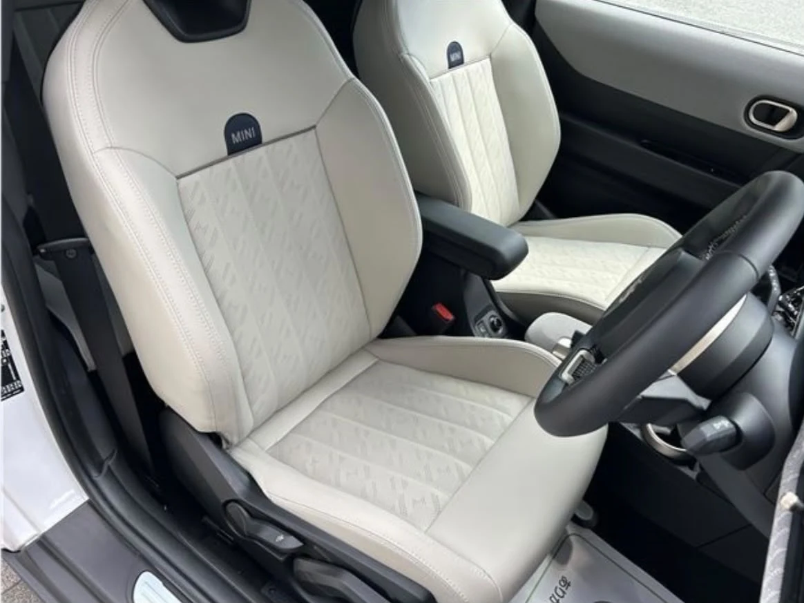 2025 2025 MINI COOPER C FAVOURED TRIM interior view